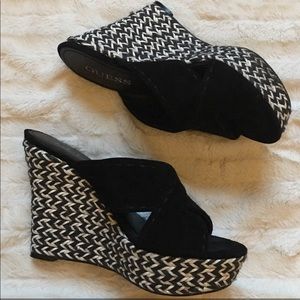 NWOT Guess Black and White Wedge Heel Sandals